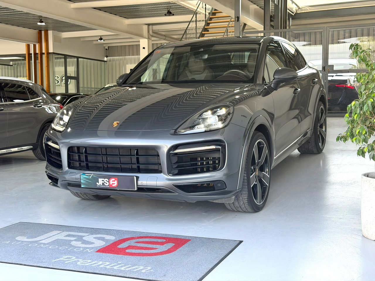 Porsche Cayenne Coupé 3.0 Gasolina Híbrido Enchufable 462 CV - foto 3