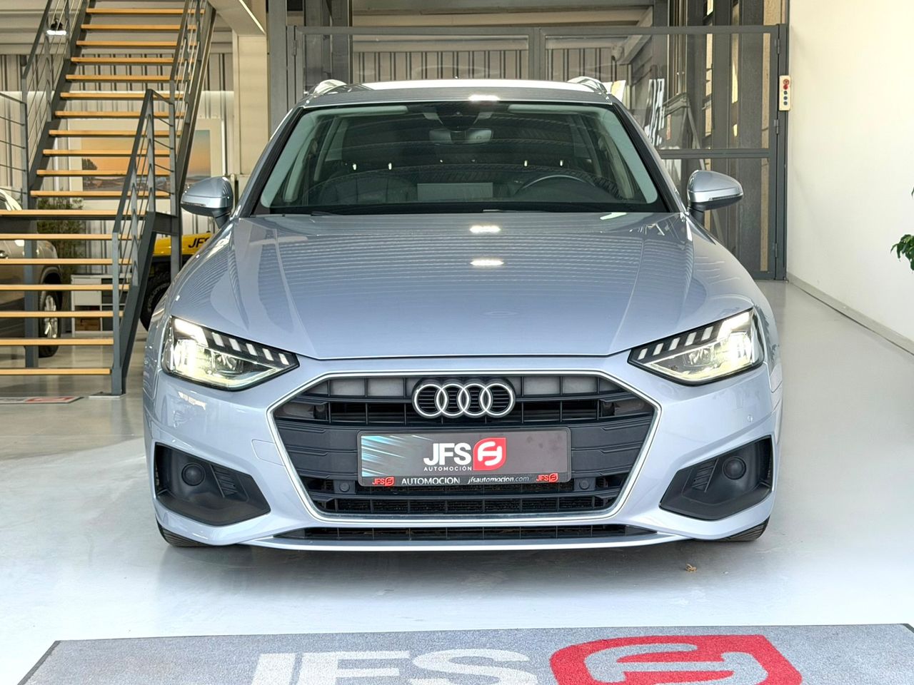Audi A4 Avant 2.0 TDI 136 CV - foto 2