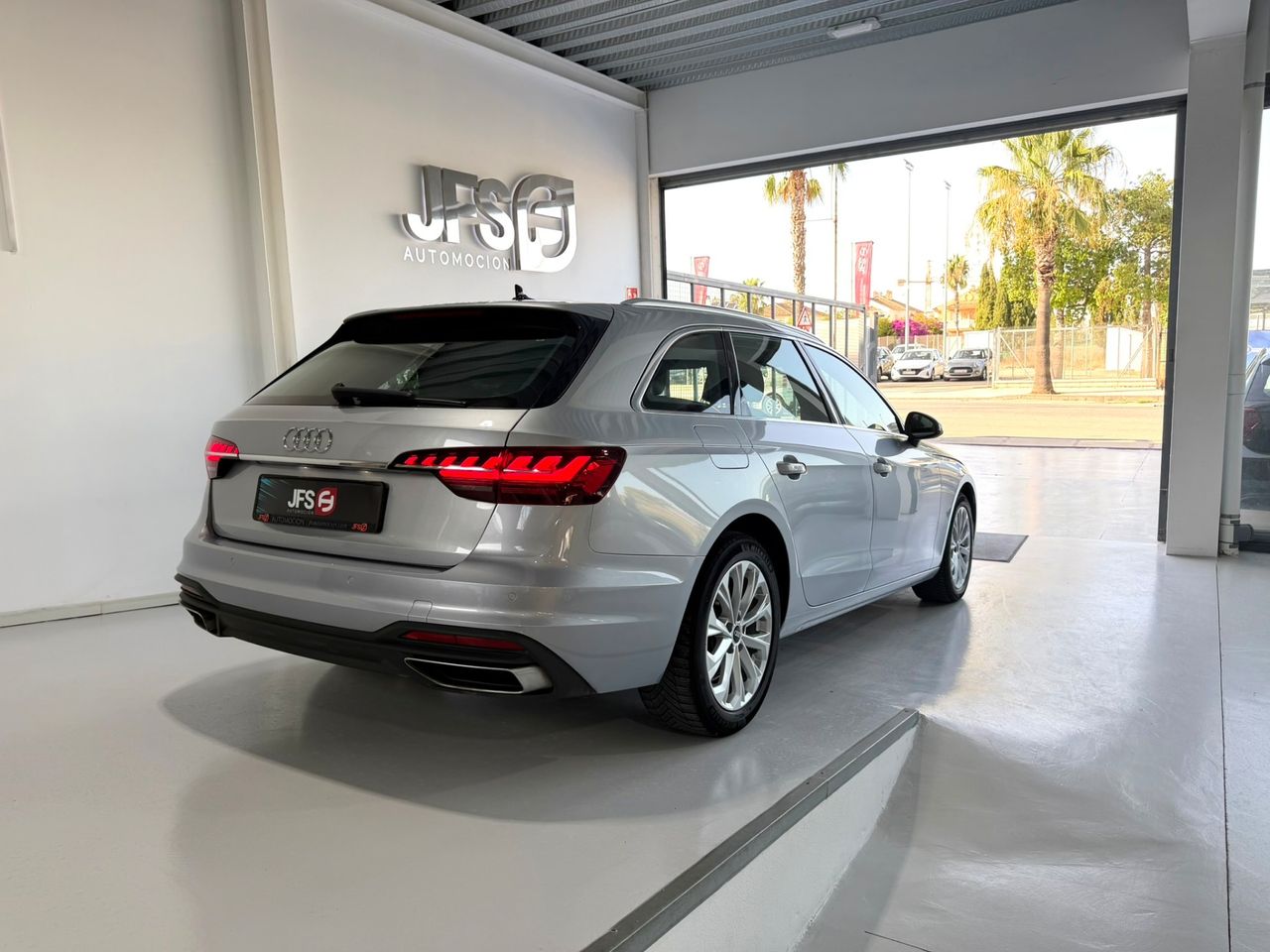 Audi A4 Avant 2.0 TDI 136 CV - foto 5