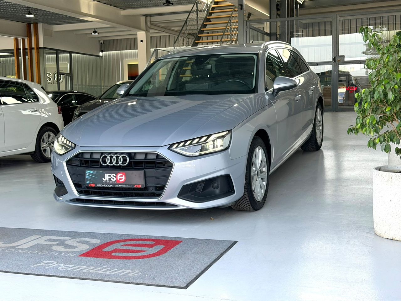 Audi A4 Avant 2.0 TDI 136 CV - foto 3