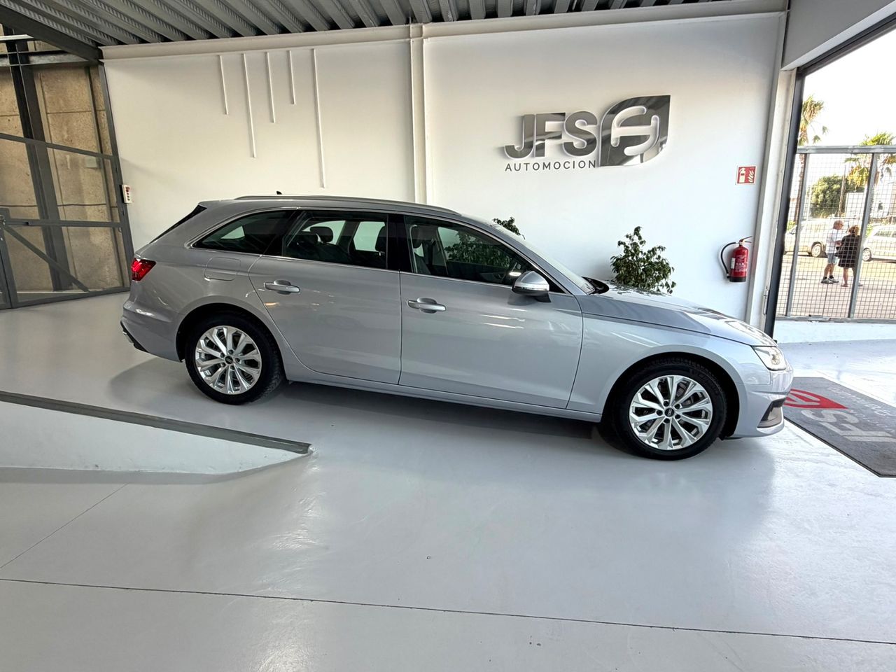 Audi A4 Avant 2.0 TDI 136 CV - foto 4