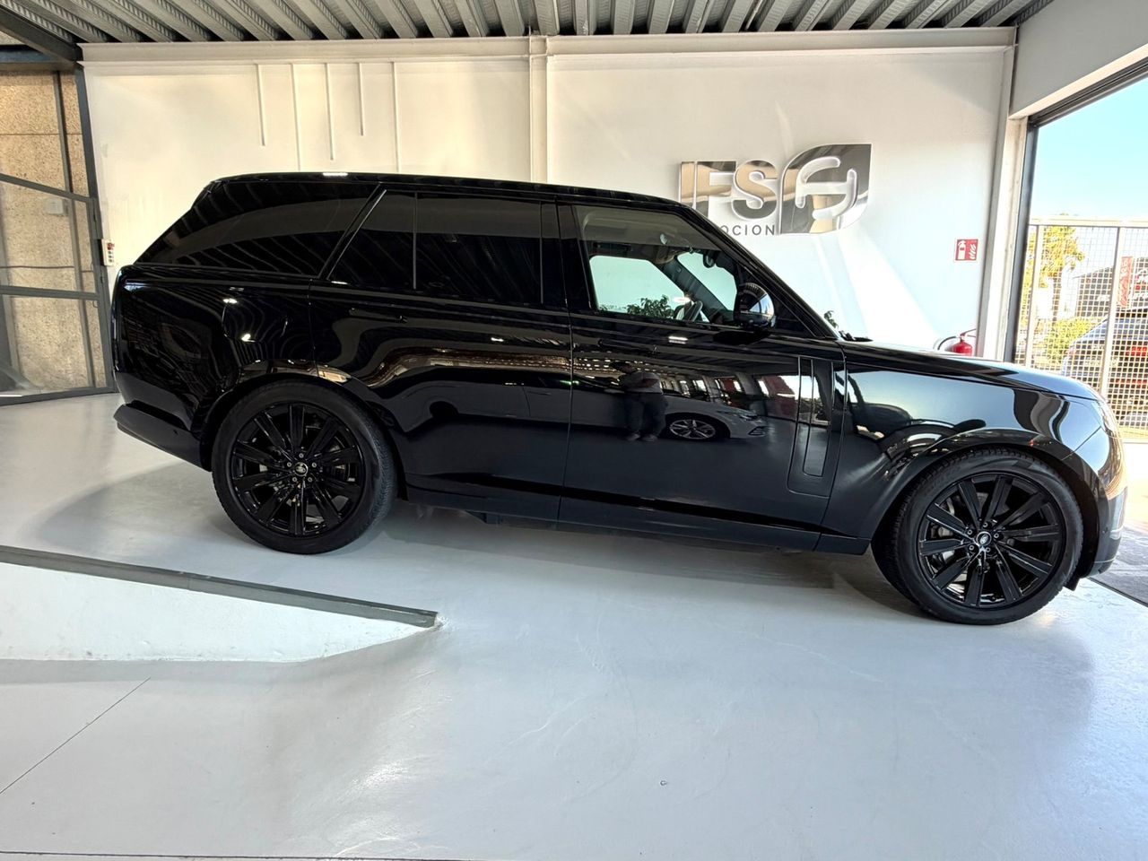 Land-Rover Range Rover P460e 3.0 Gasolina Híbrido 460 CV - foto 4