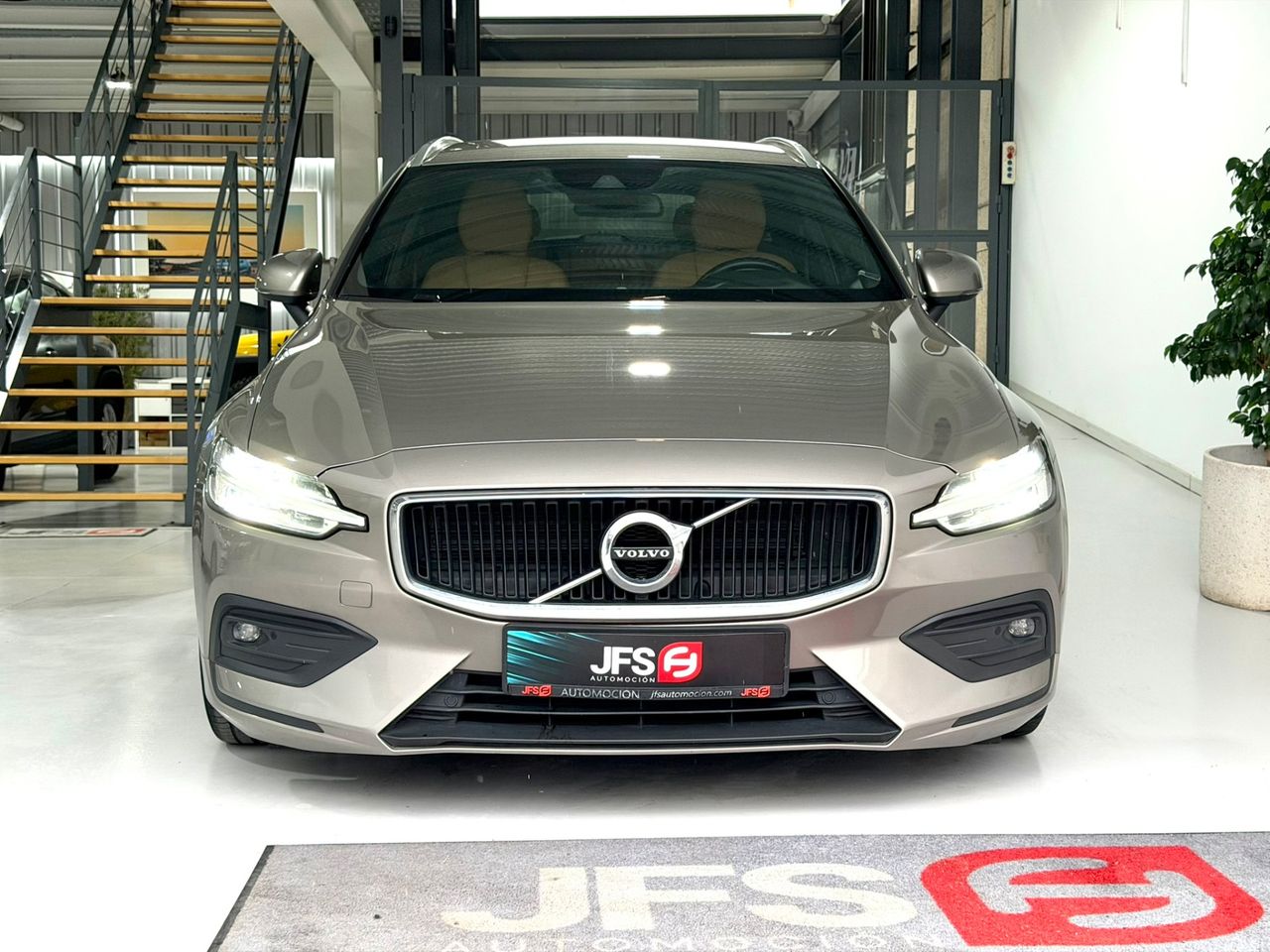 Volvo V60 2.0D 190 CV Automático - foto 2