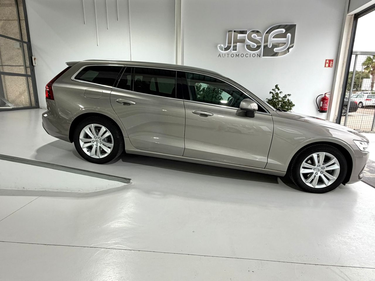 Volvo V60 2.0D 190 CV Automático - foto 4