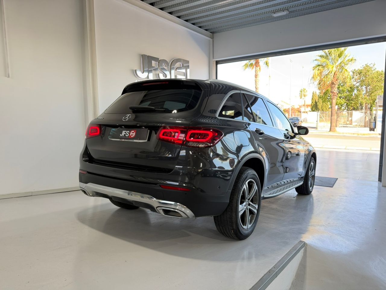 Mercedes GLC 200 4x4 2020 con 117.000 km en Cádiz - foto 5