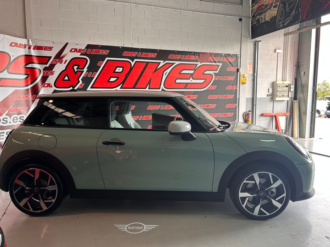 mini cooper 2024 / foto grande (3)