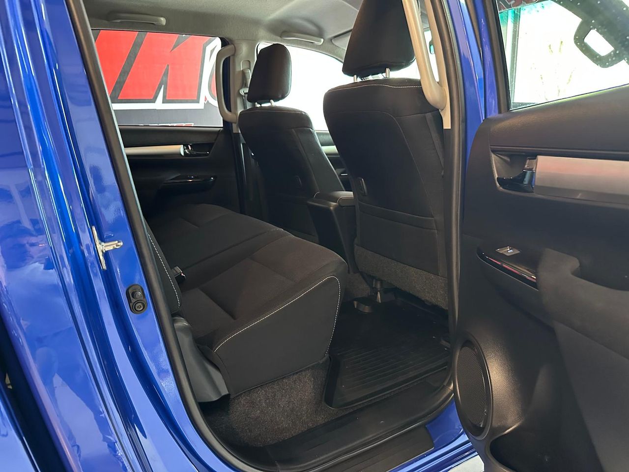 Toyota Hilux 2.4 D4D Cabina Doble VX  - Foto 19