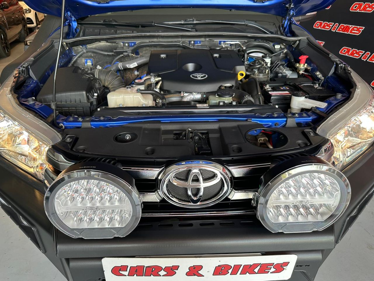 Toyota Hilux 2.4 D4D Cabina Doble VX  - Foto 9