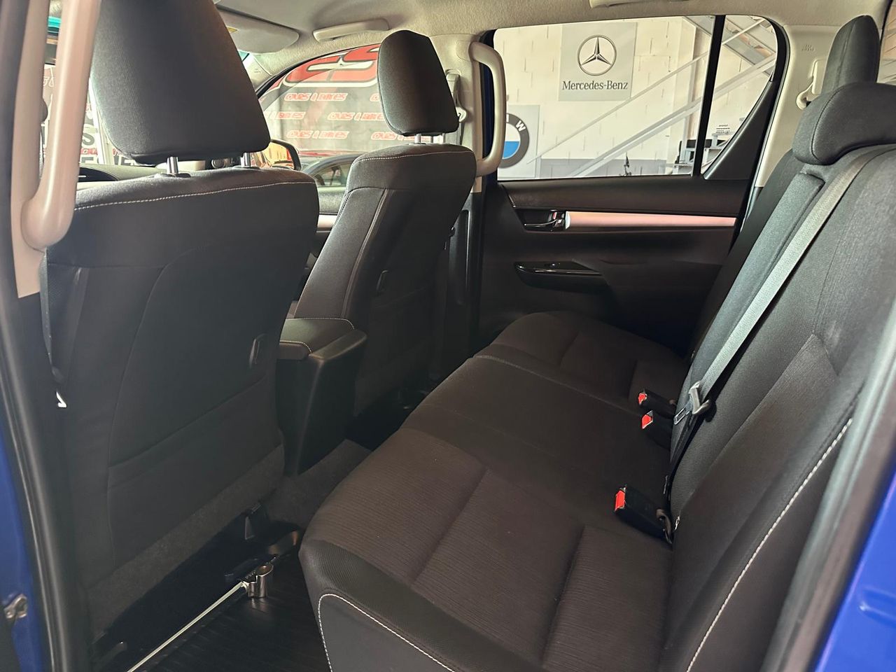 Toyota Hilux 2.4 D4D Cabina Doble VX  - Foto 36