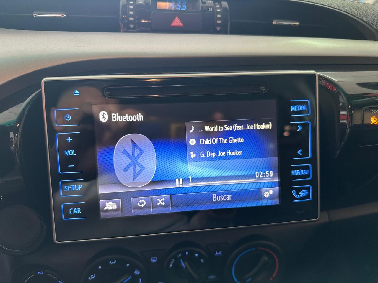 Toyota Hilux 2.4 D4D Cabina Doble VX  - Foto 24