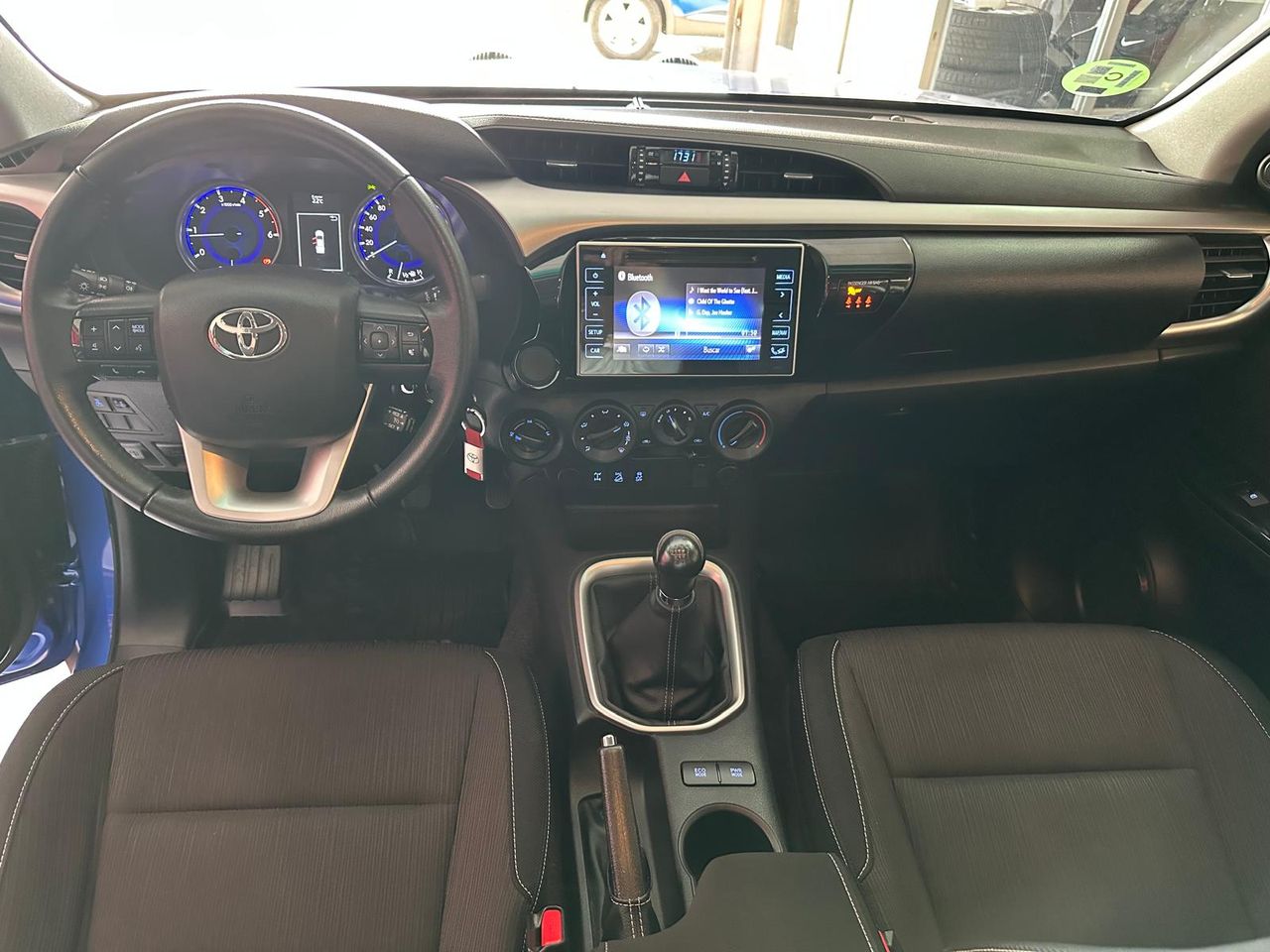 Toyota Hilux 2.4 D4D Cabina Doble VX  - Foto 35