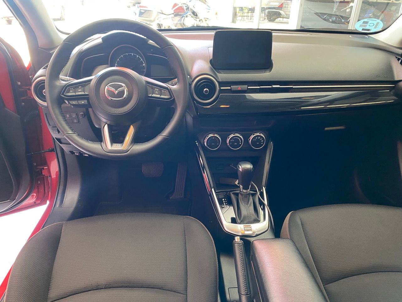 Mazda 2 1.5 GE 66kW 90CV Black Tech Edition AT  - Foto 14