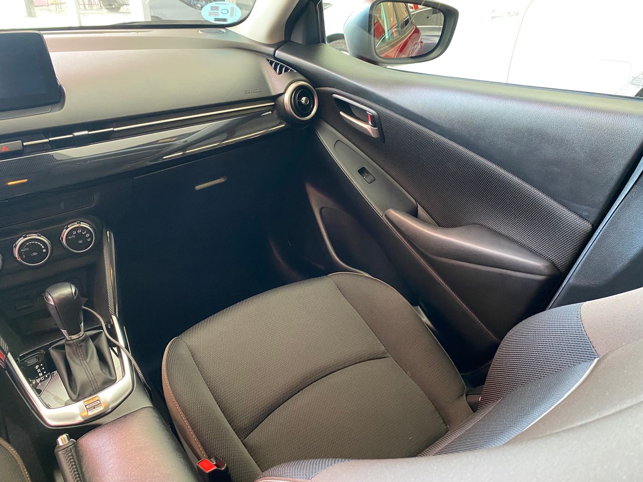 Mazda 2 1.5 GE 66kW 90CV Black Tech Edition AT  - Foto 19