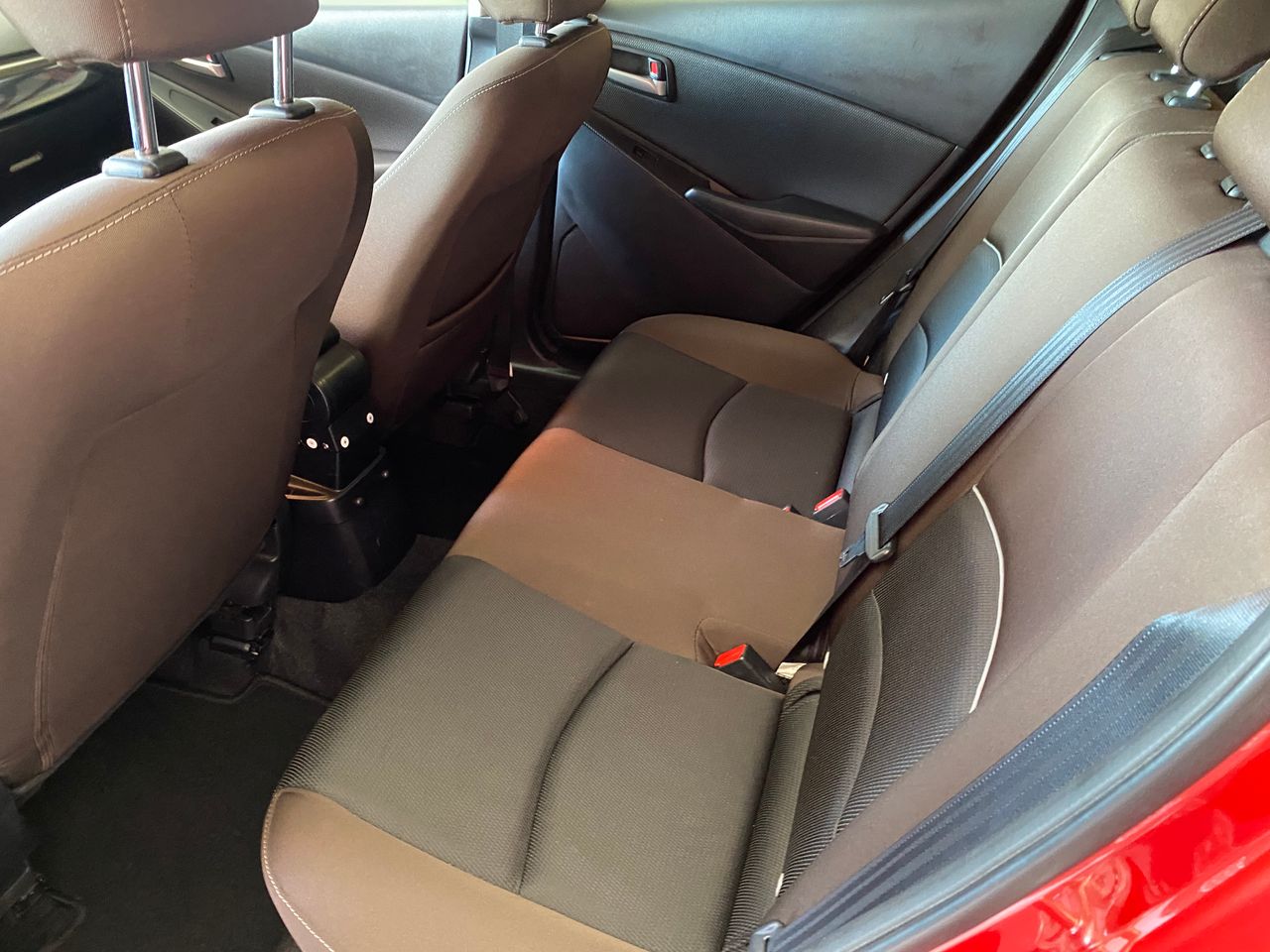 Mazda 2 1.5 GE 66kW 90CV Black Tech Edition AT  - Foto 15