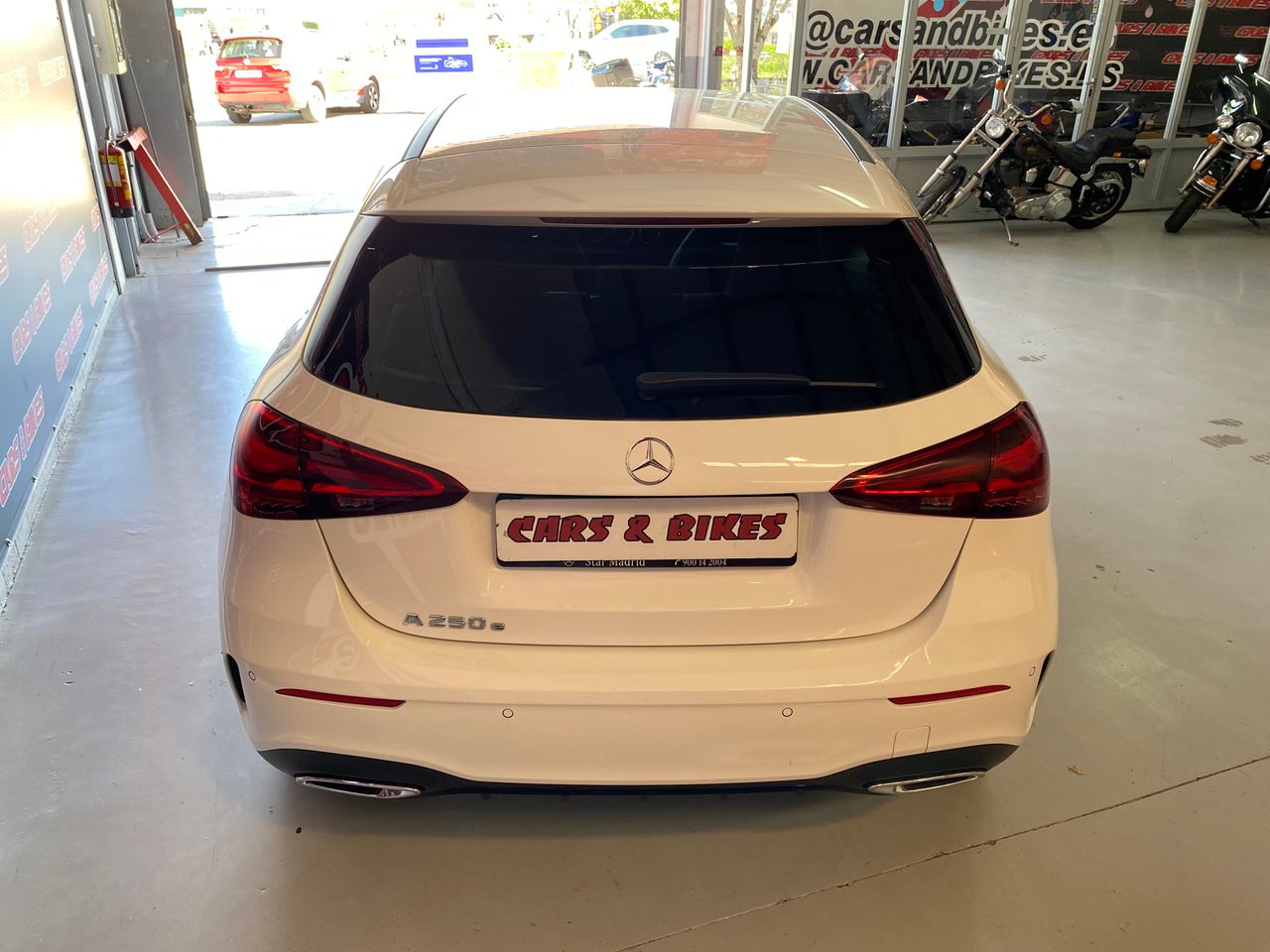 Mercedes Clase A  250 e AMG LINE  - Foto 9