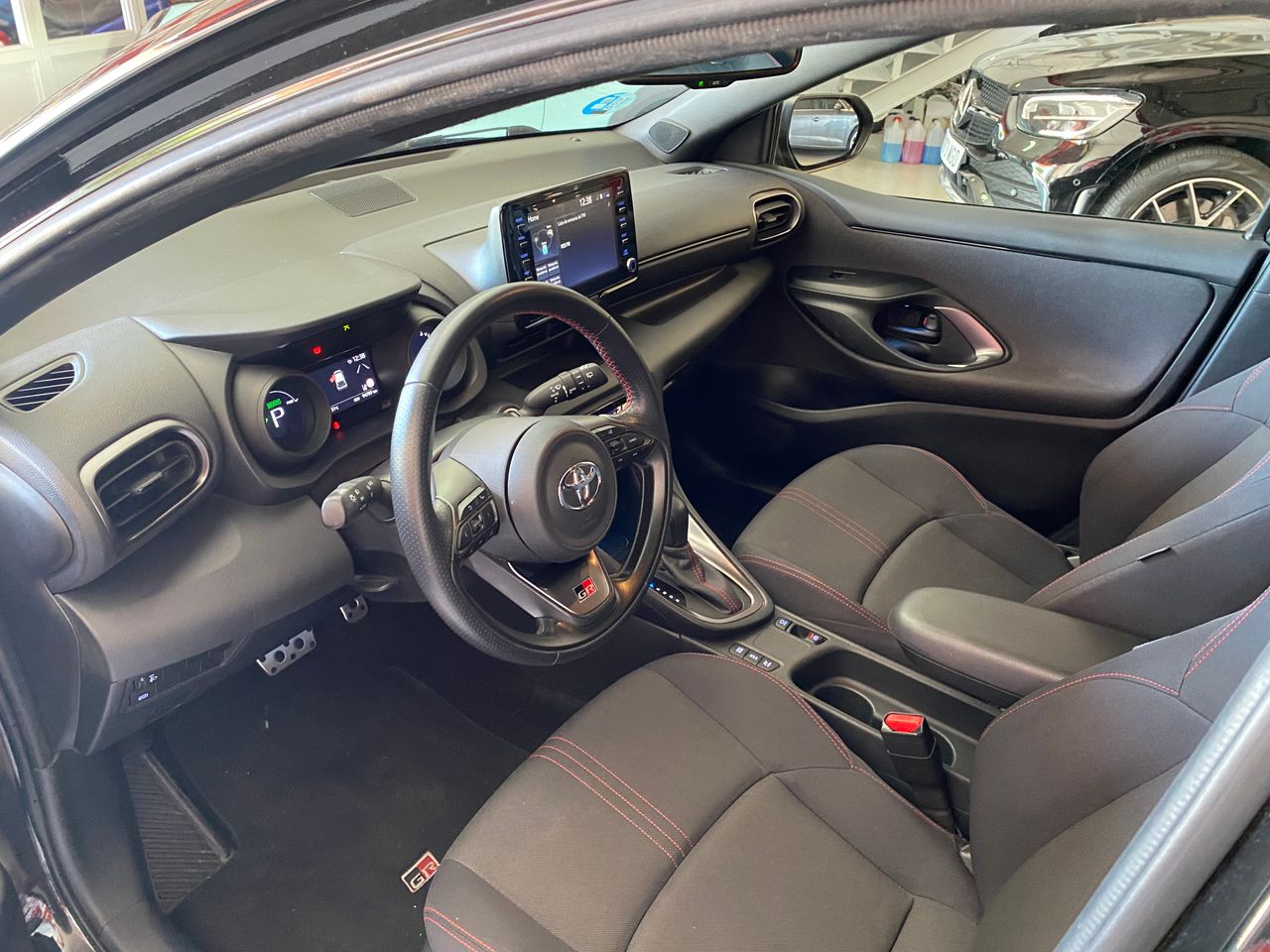 Toyota Yaris 1.5 120H GR Sport  - Foto 13