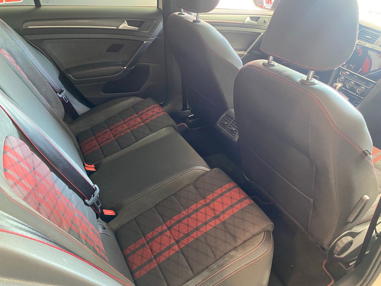 Volkswagen Golf GTI TCR 2.0 TSI 213kW290CV DSG  - Foto 30