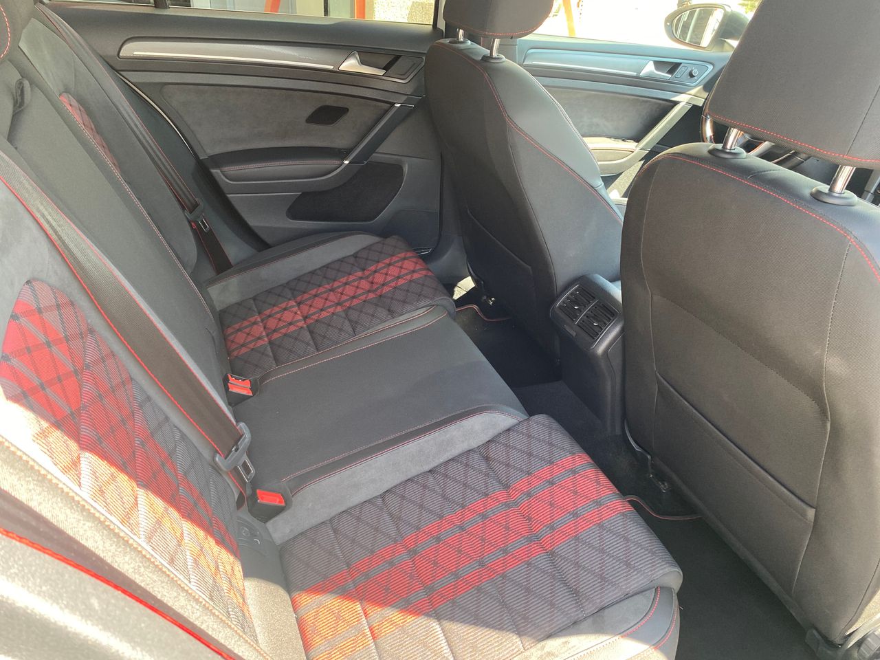 Volkswagen Golf GTI TCR 2.0 TSI 213kW290CV DSG  - Foto 14