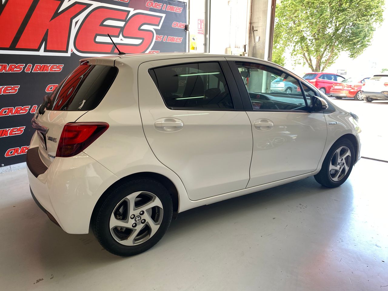 Toyota Yaris Hybrid Active  - Foto 12