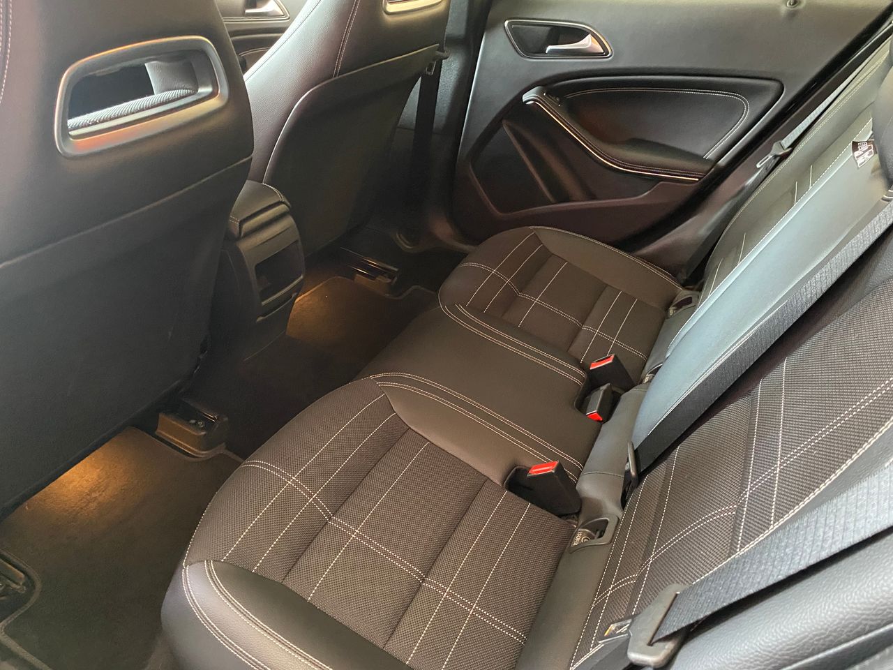 Mercedes GLA 200 URBAN  - Foto 17