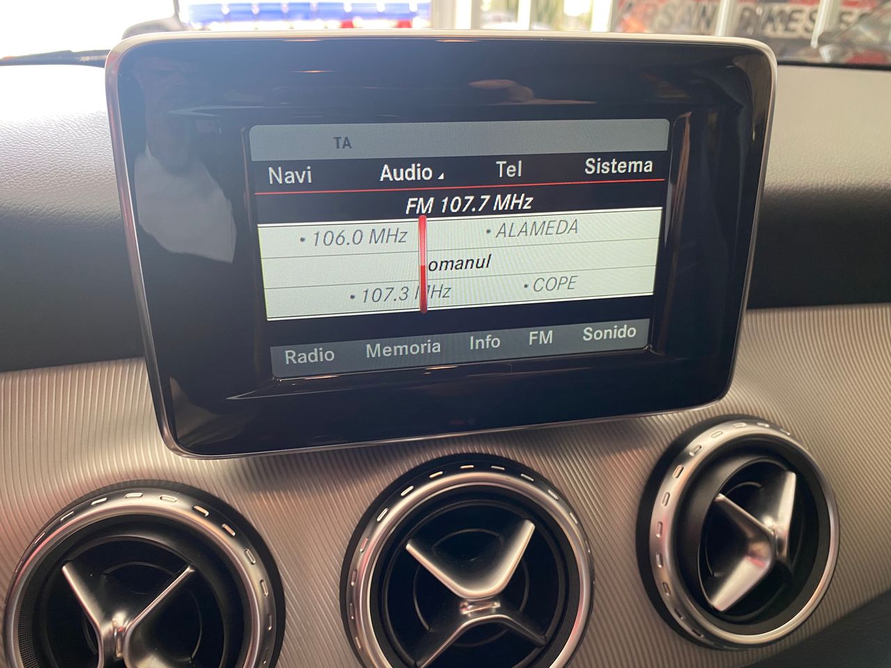 Mercedes GLA 200 URBAN  - Foto 25