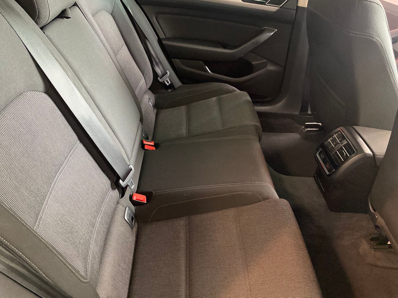 Volkswagen Passat Variant Edition 2.0 TDI 110kW150CV BMT  - Foto 22
