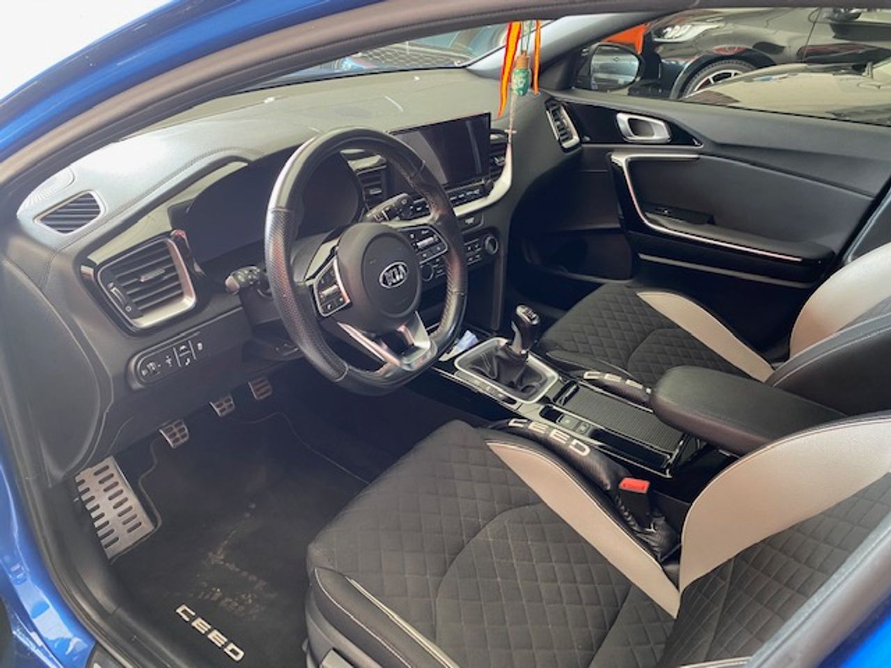 Kia Ceed 5p 1.4 T-GDi GT Line 103 kW (140 CV) DCT - Foto 13