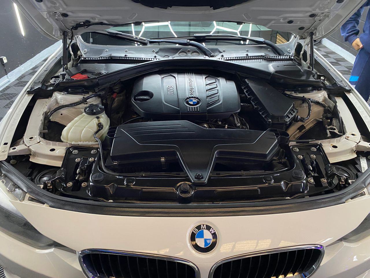 BMW Serie 3 318d Berlina - Foto 13