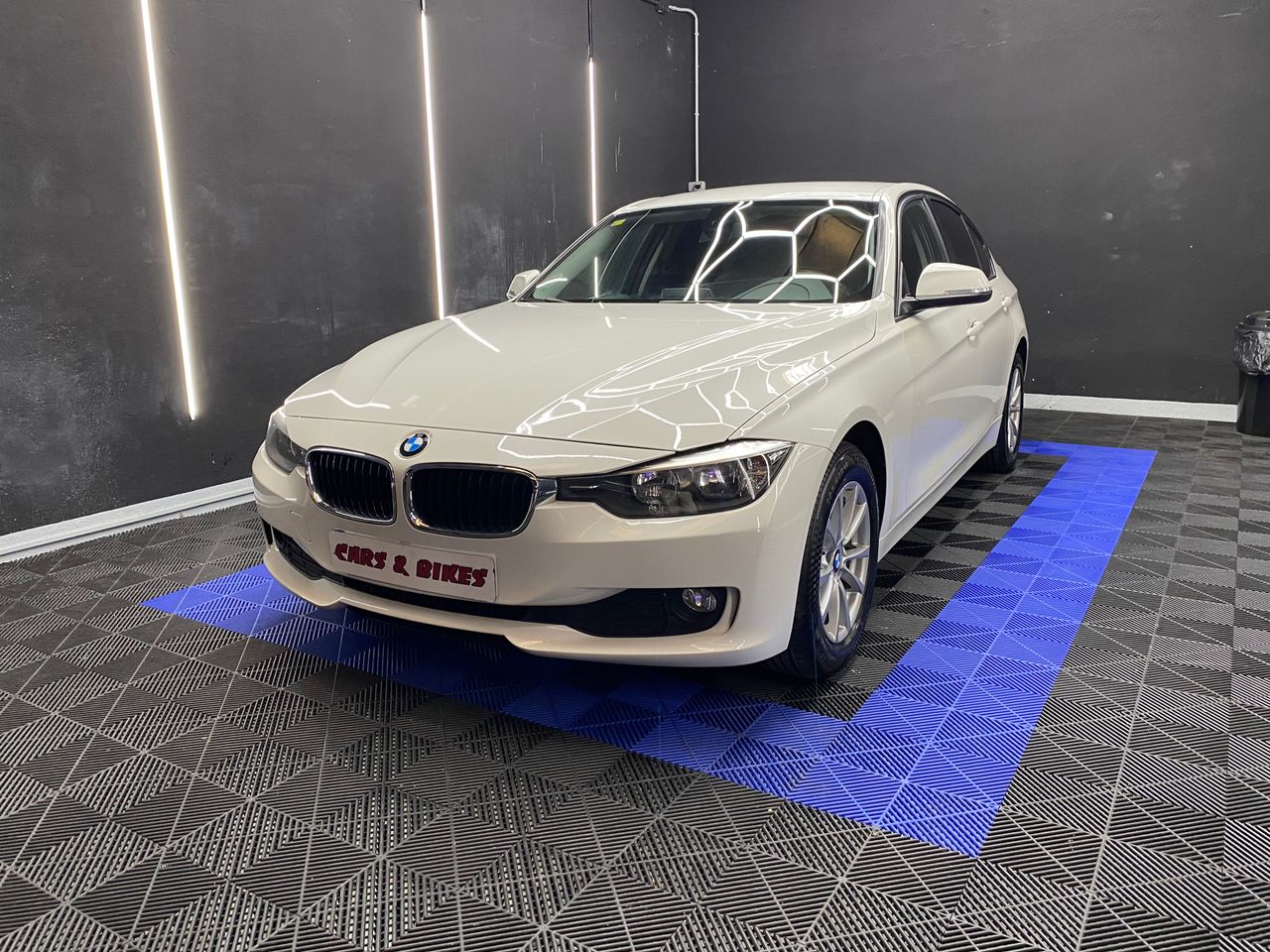 BMW Serie 3 318d Berlina - Foto 18