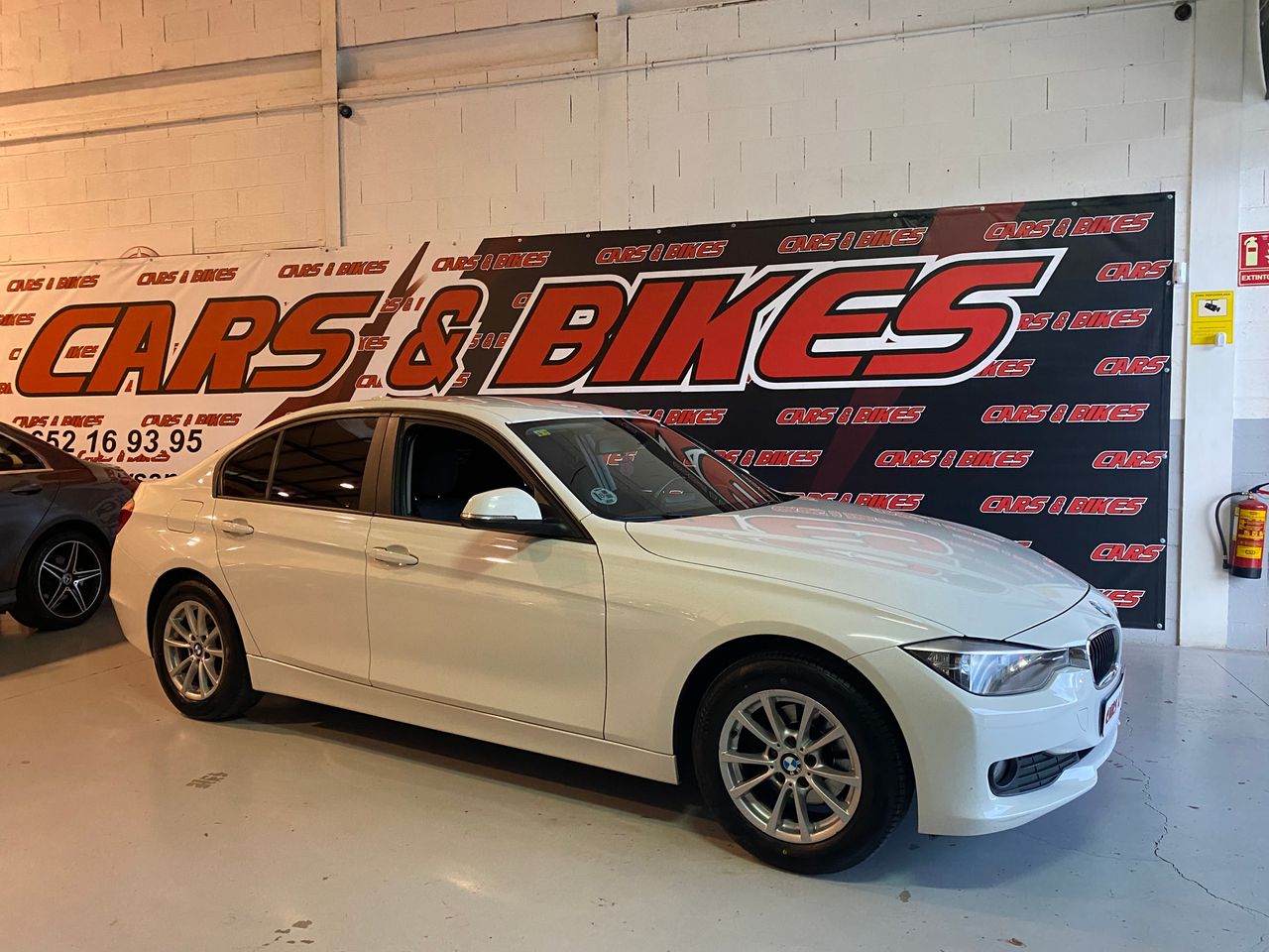 BMW Serie 3 318d Berlina - Foto 12