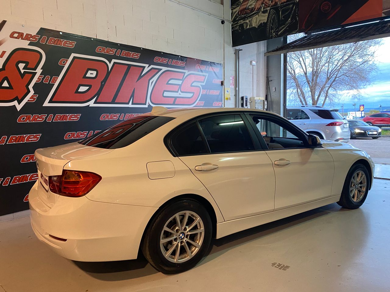 BMW Serie 3 318d Berlina - Foto 41