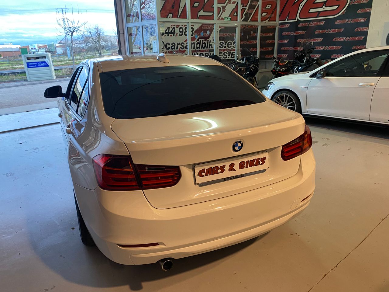 BMW Serie 3 318d Berlina - Foto 29