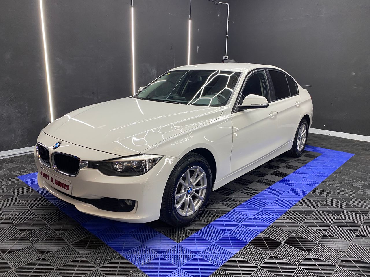 BMW Serie 3 318d Berlina - Foto 19