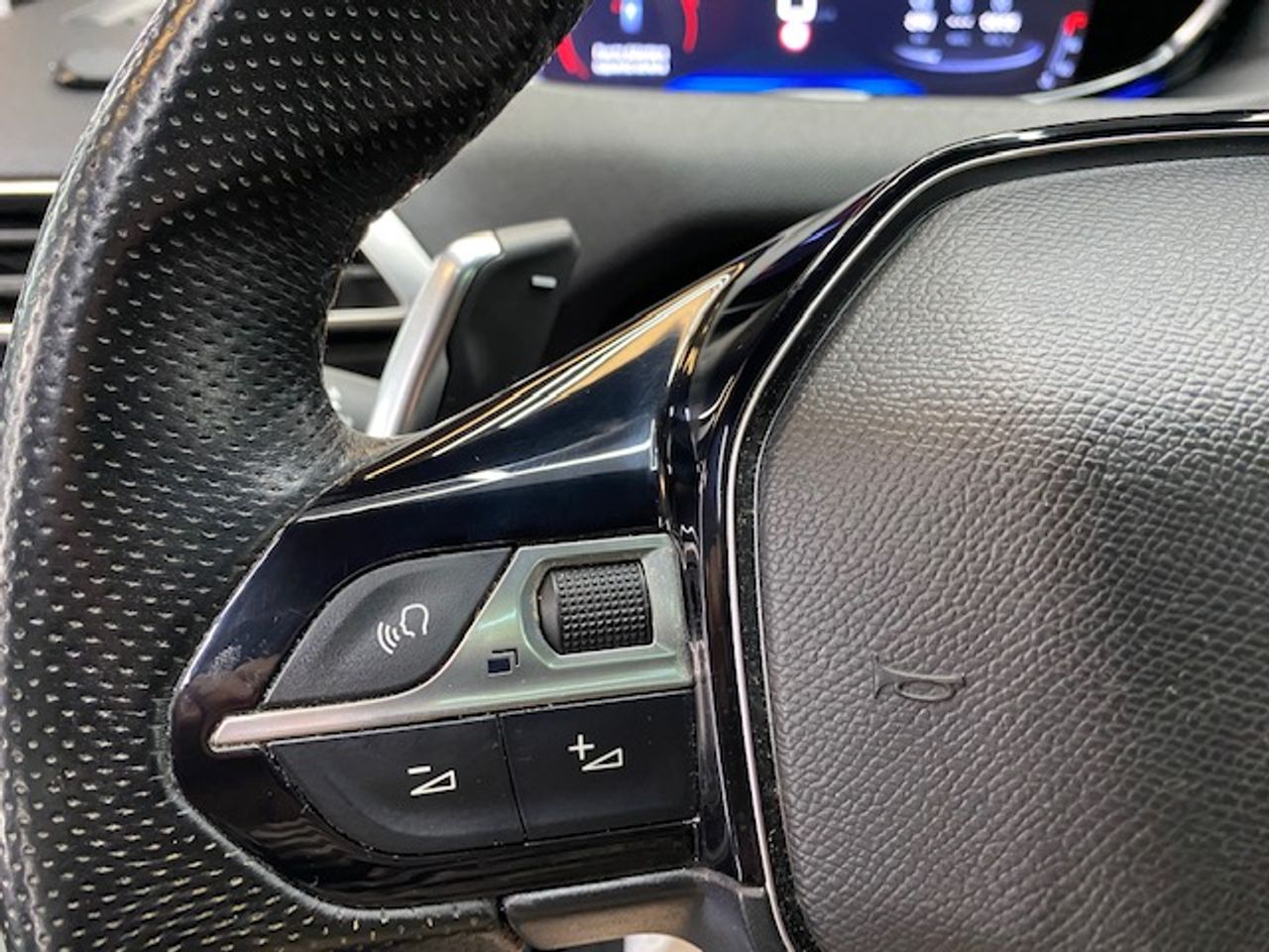 Peugeot 3008 Hybrid 1.5 BlueHDi 96kW 130CV SS GT Line - Foto 24