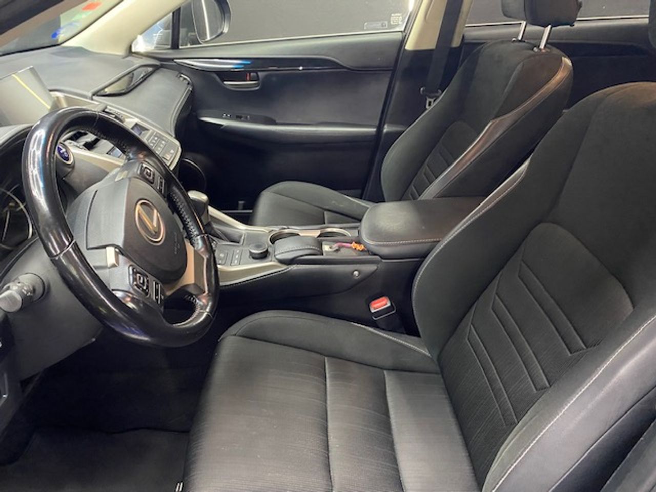 Lexus NX 2.5 300h Corporate 2WD  Navibox - Foto 10