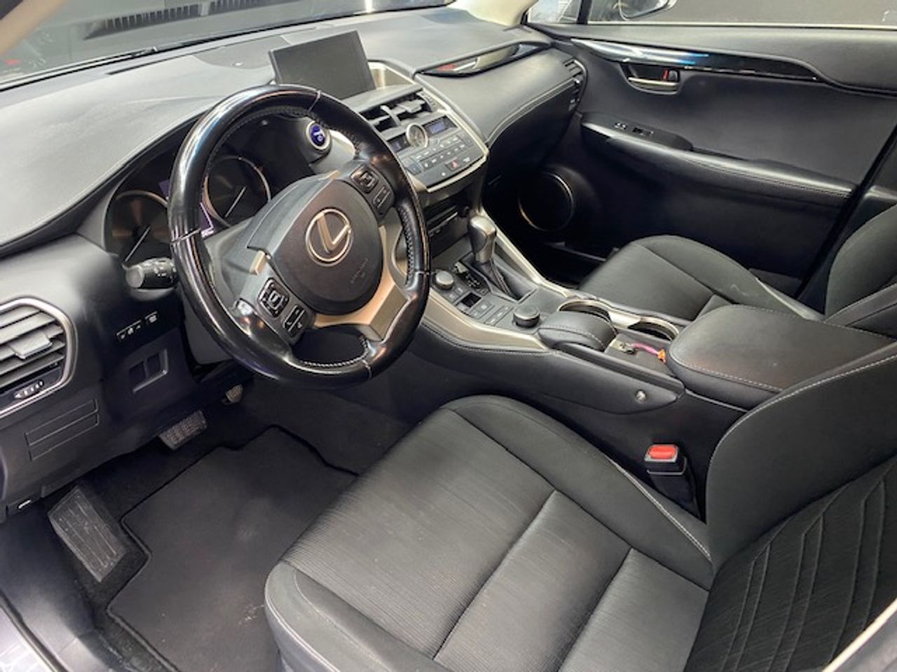 Lexus NX 2.5 300h Corporate 2WD  Navibox - Foto 9