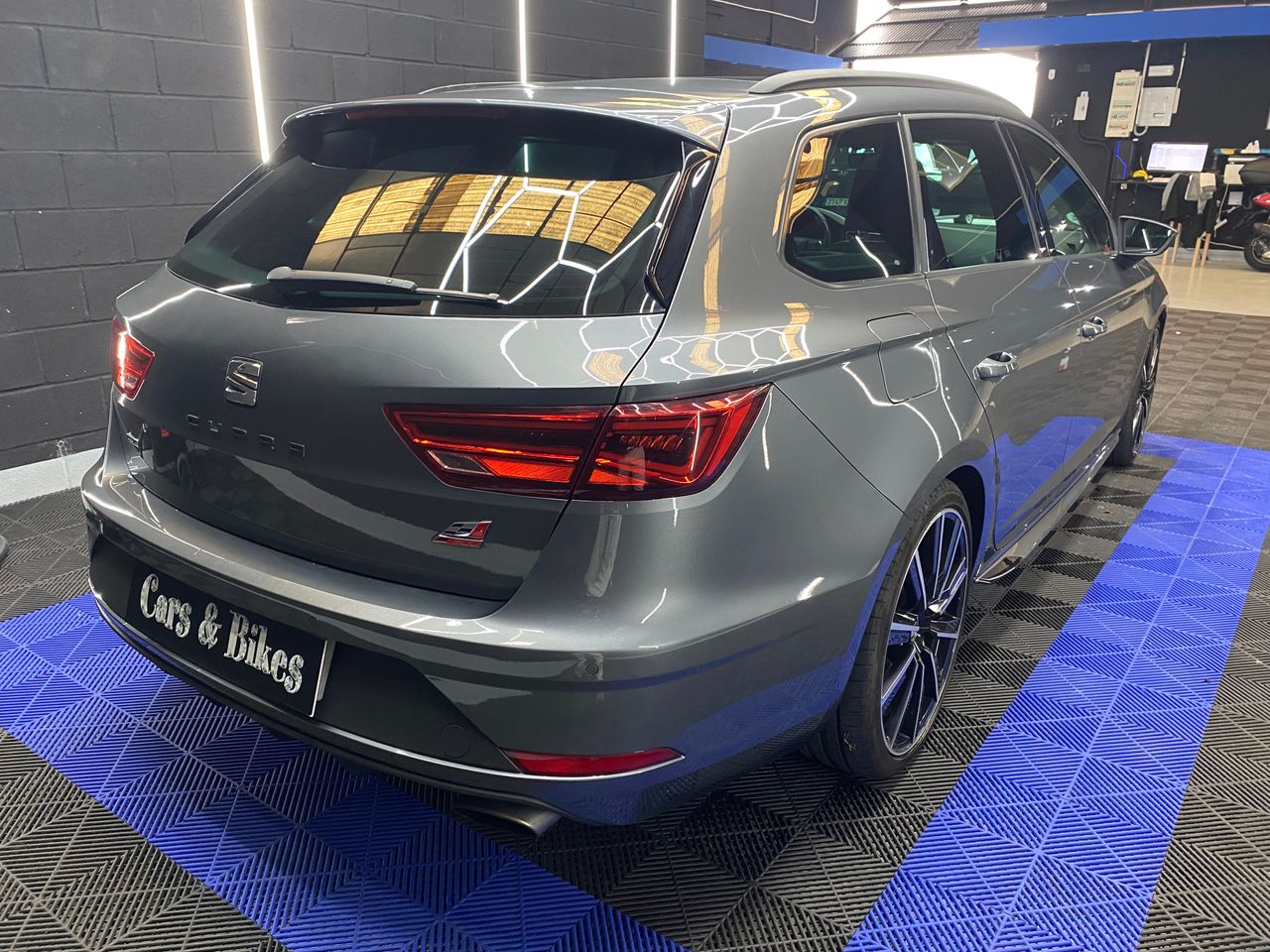 Seat Leon León ST 2.0 TSI 221 kW (300 CV) 4Drive DSG-7 Start&Stop CUPRA - Foto 9