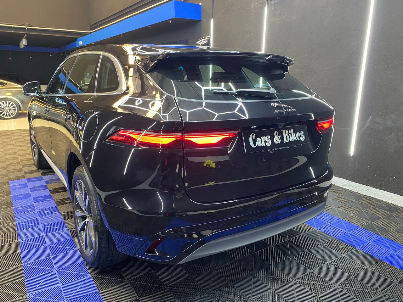 Jaguar F-Pace 2.0 I4 PHEV 404PS AWD Auto RDynamic SE - Foto 14