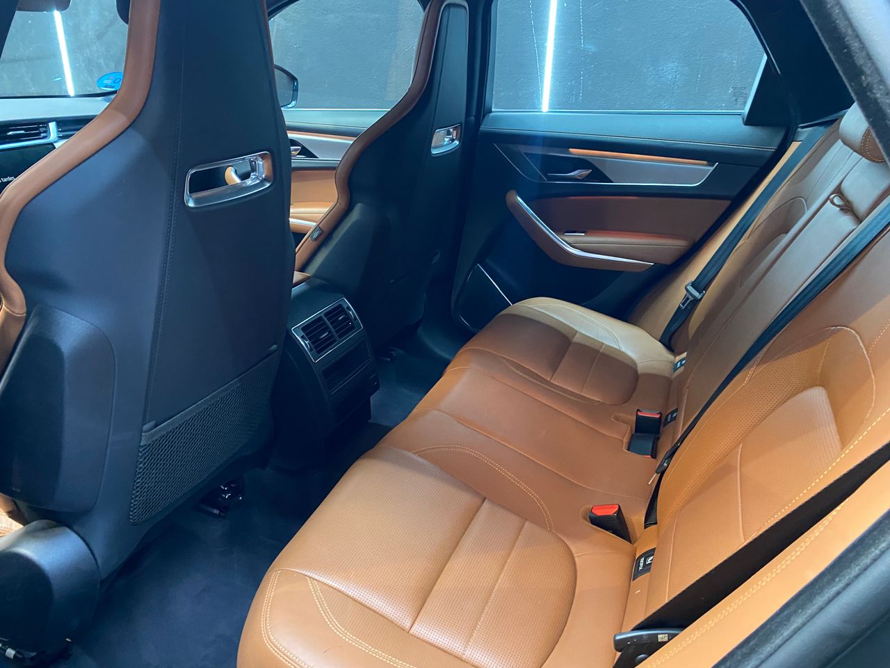 Jaguar F-Pace 2.0 I4 PHEV 404PS AWD Auto RDynamic SE - Foto 29