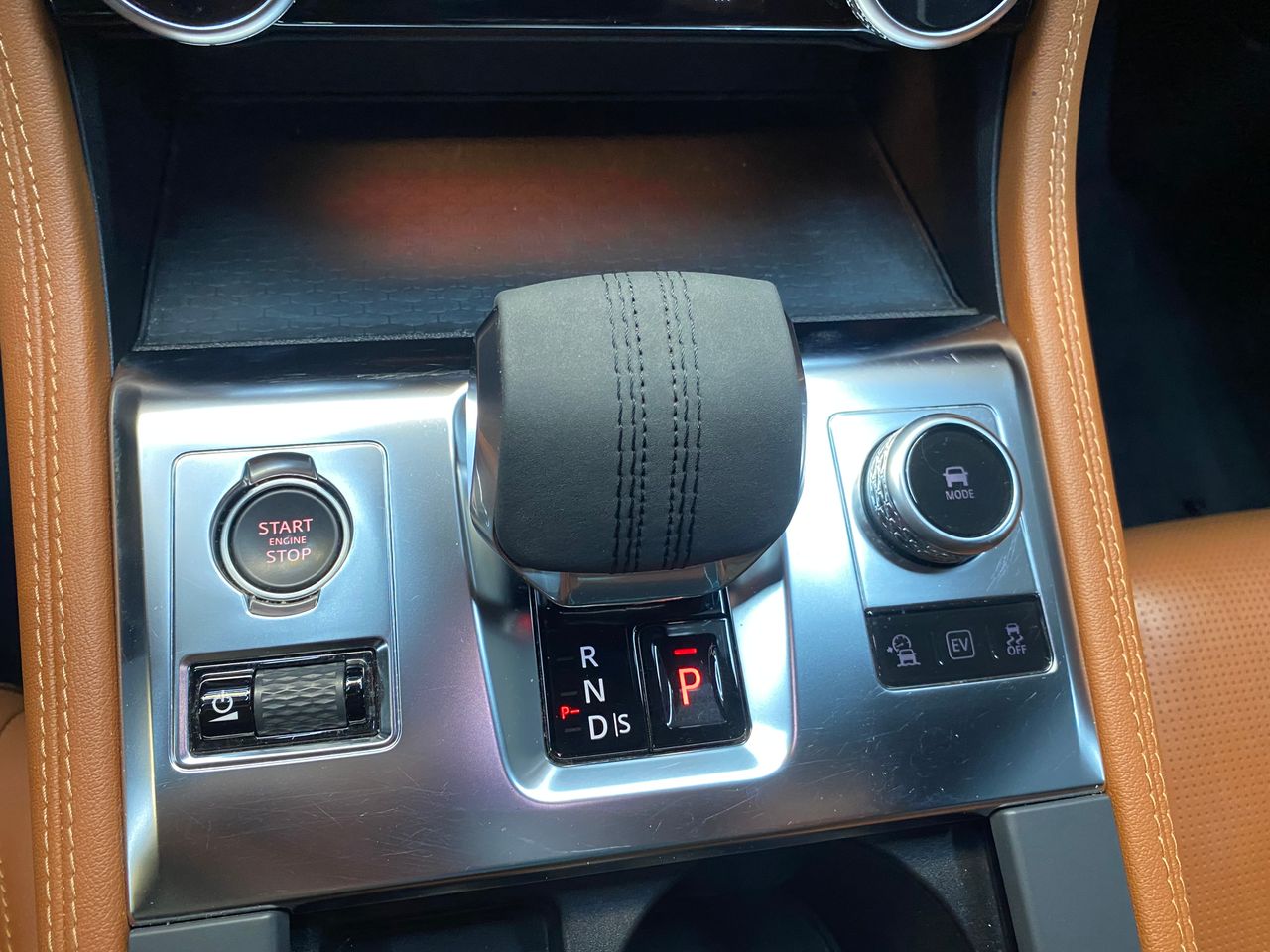 Jaguar F-Pace 2.0 I4 PHEV 404PS AWD Auto RDynamic SE - Foto 9