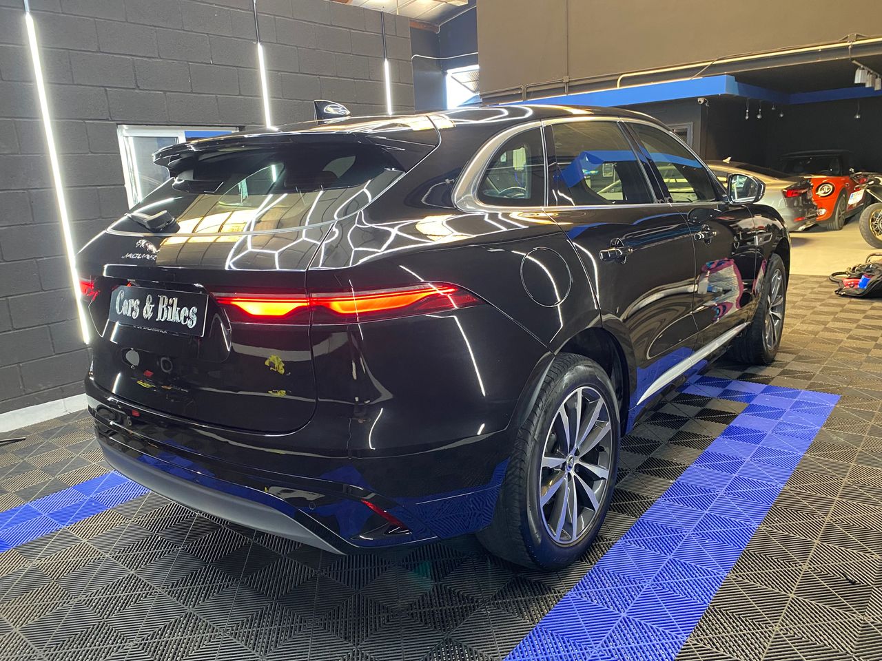 Jaguar F-Pace 2.0 I4 PHEV 404PS AWD Auto RDynamic SE - Foto 7