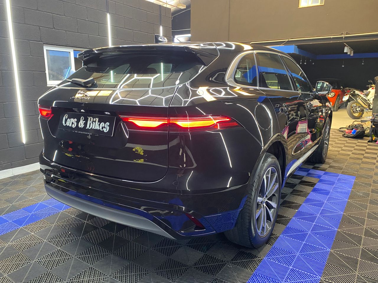 Jaguar F-Pace 2.0 I4 PHEV 404PS AWD Auto RDynamic SE - Foto 4