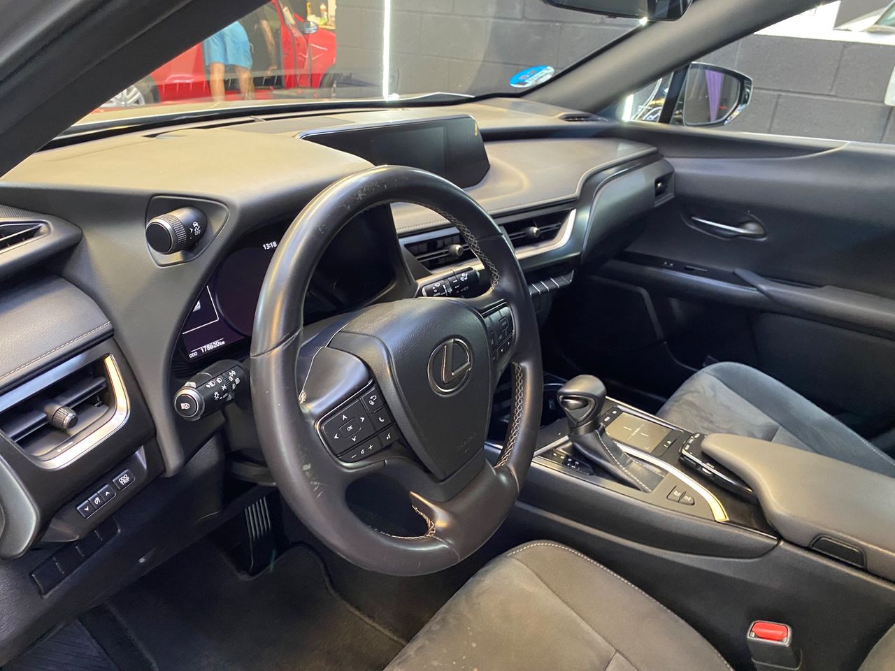 Lexus UX 250h 4x2 Business - Foto 17