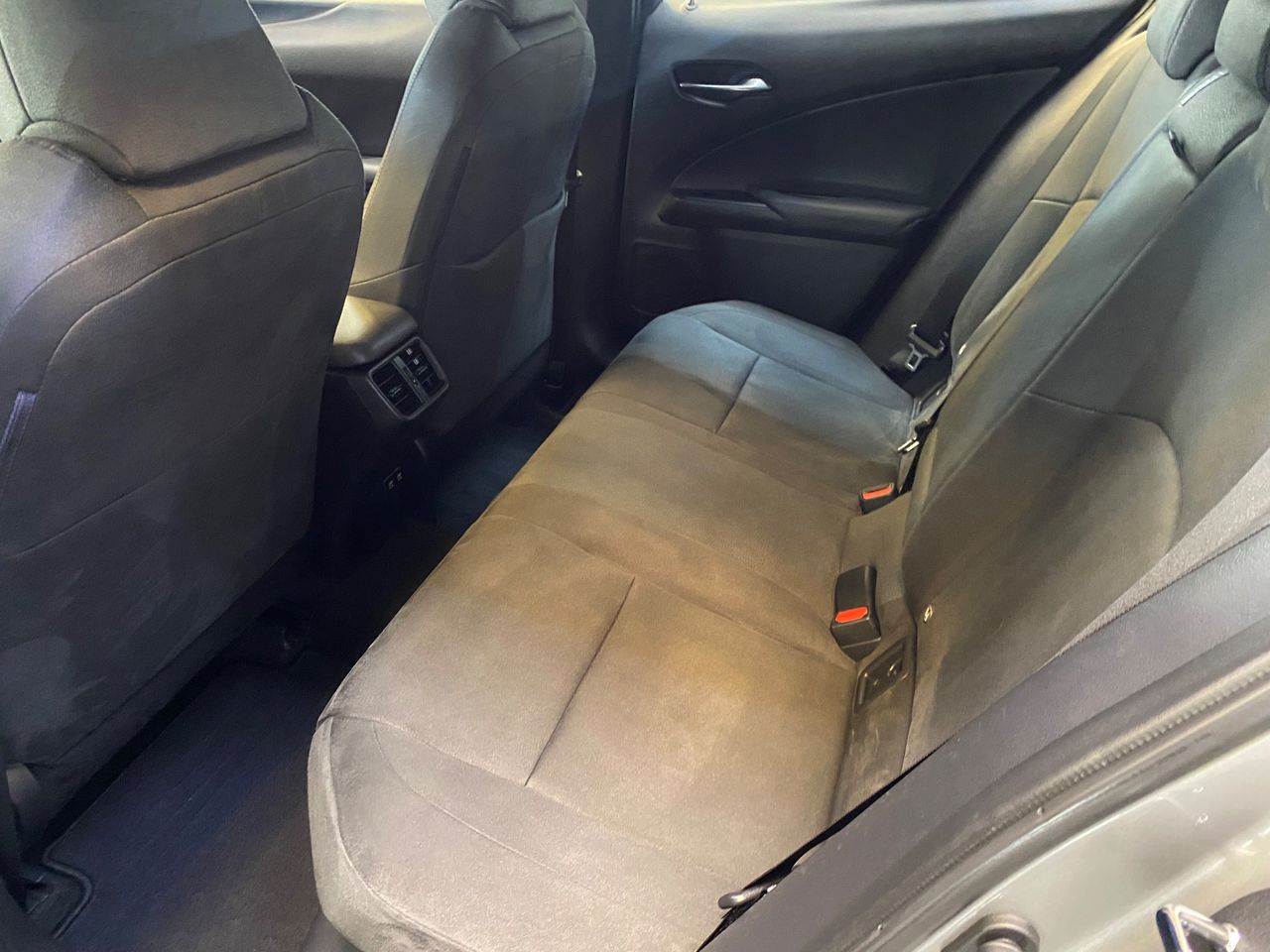 Lexus UX 250h 4x2 Business - Foto 18
