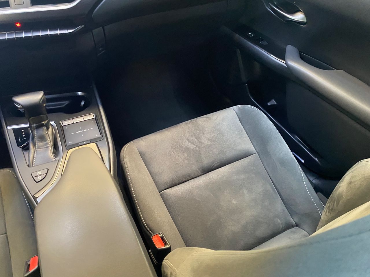 Lexus UX 250h 4x2 Business - Foto 12