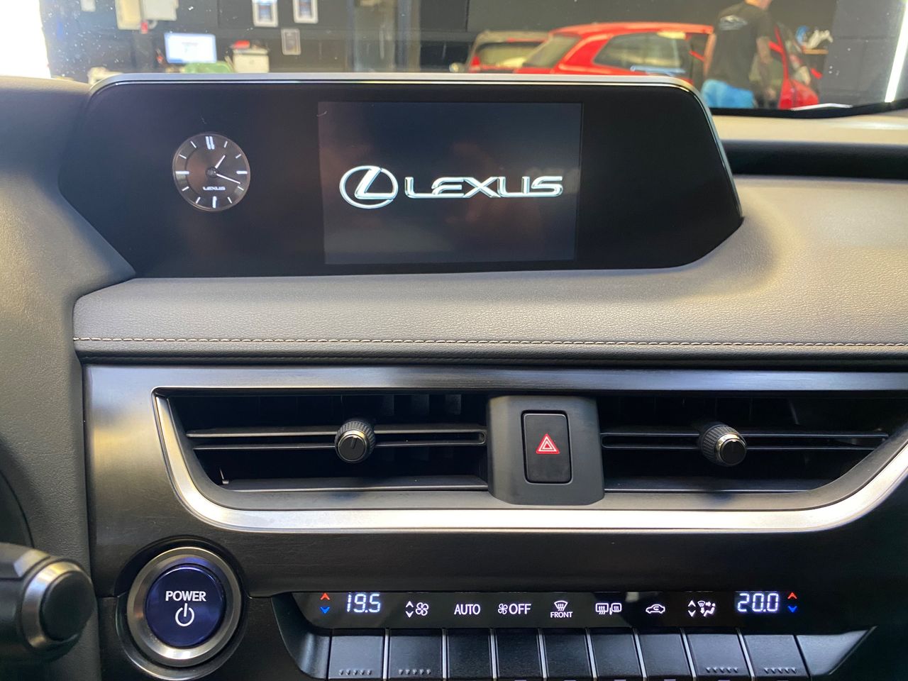 Lexus UX 250h 4x2 Business - Foto 24