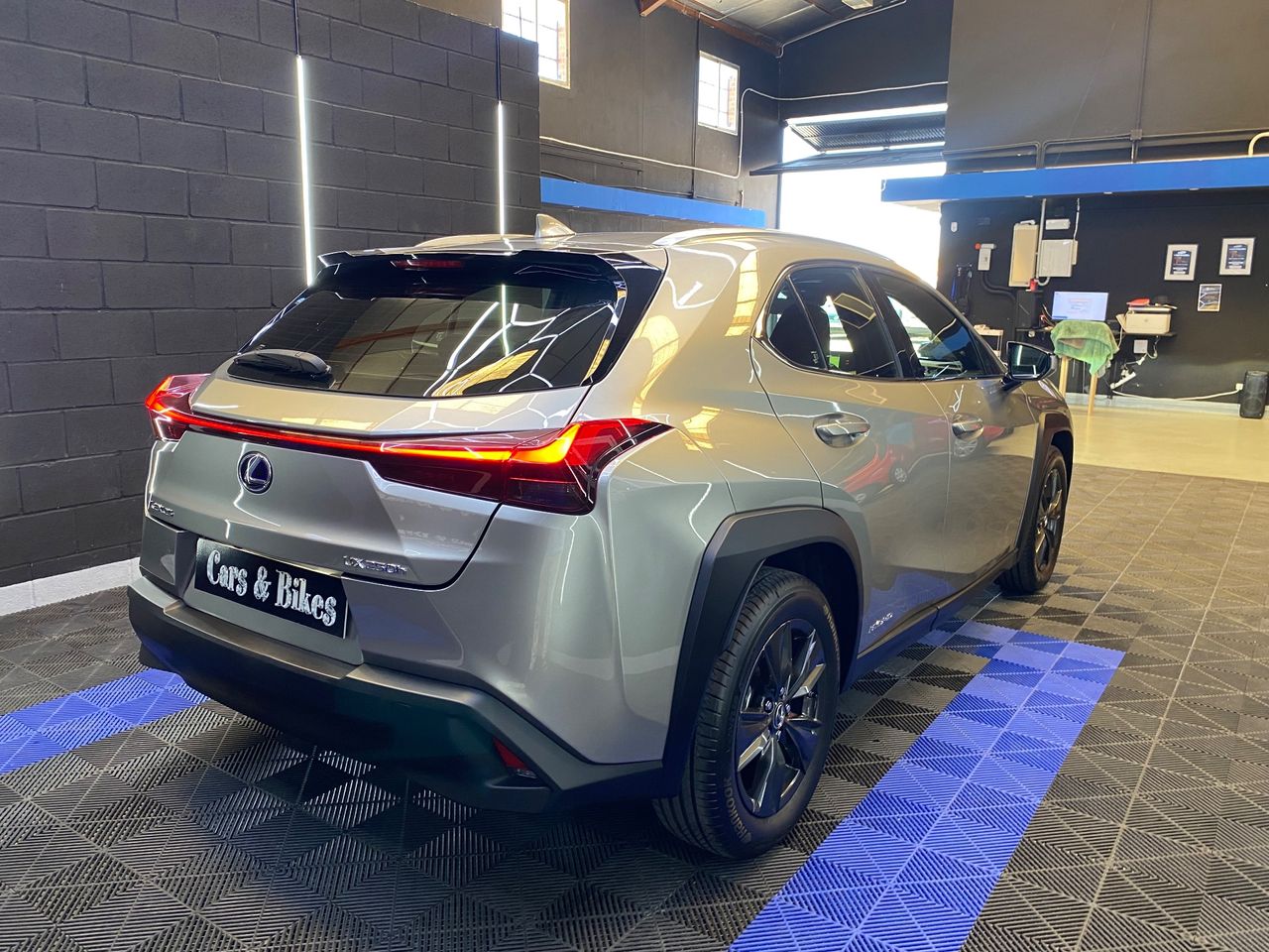 Lexus UX 250h 4x2 Business - Foto 29