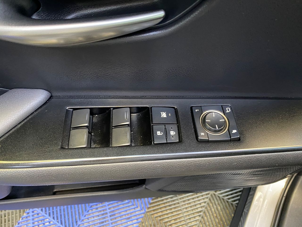 Lexus UX 250h 4x2 Business - Foto 16
