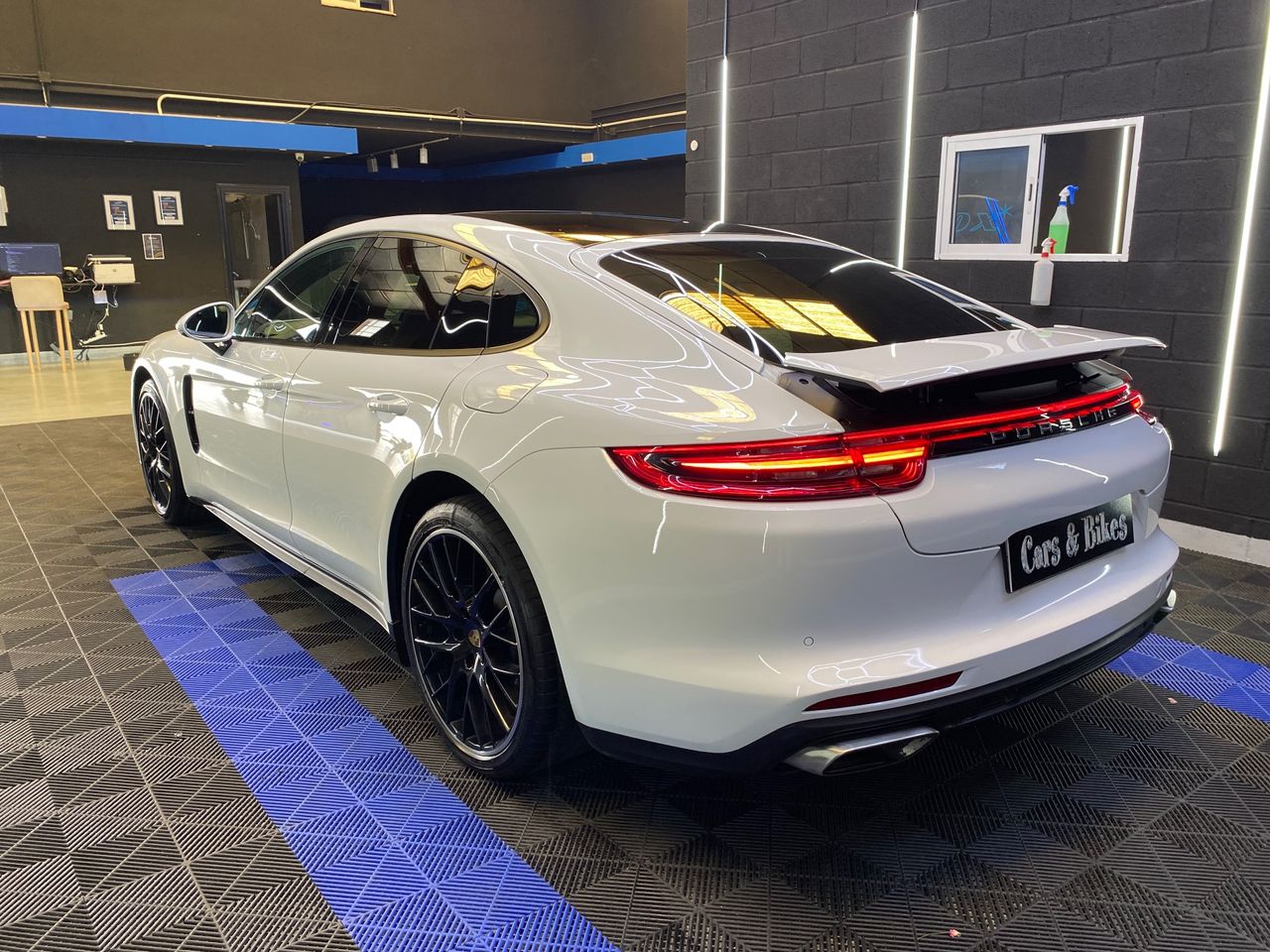 Porsche Panamera 4 E-Hybrid Executive - Foto 27