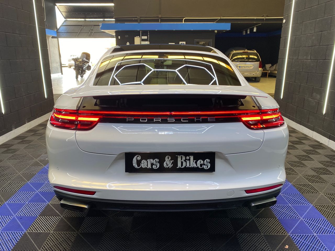 Porsche Panamera 4 E-Hybrid Executive - Foto 25